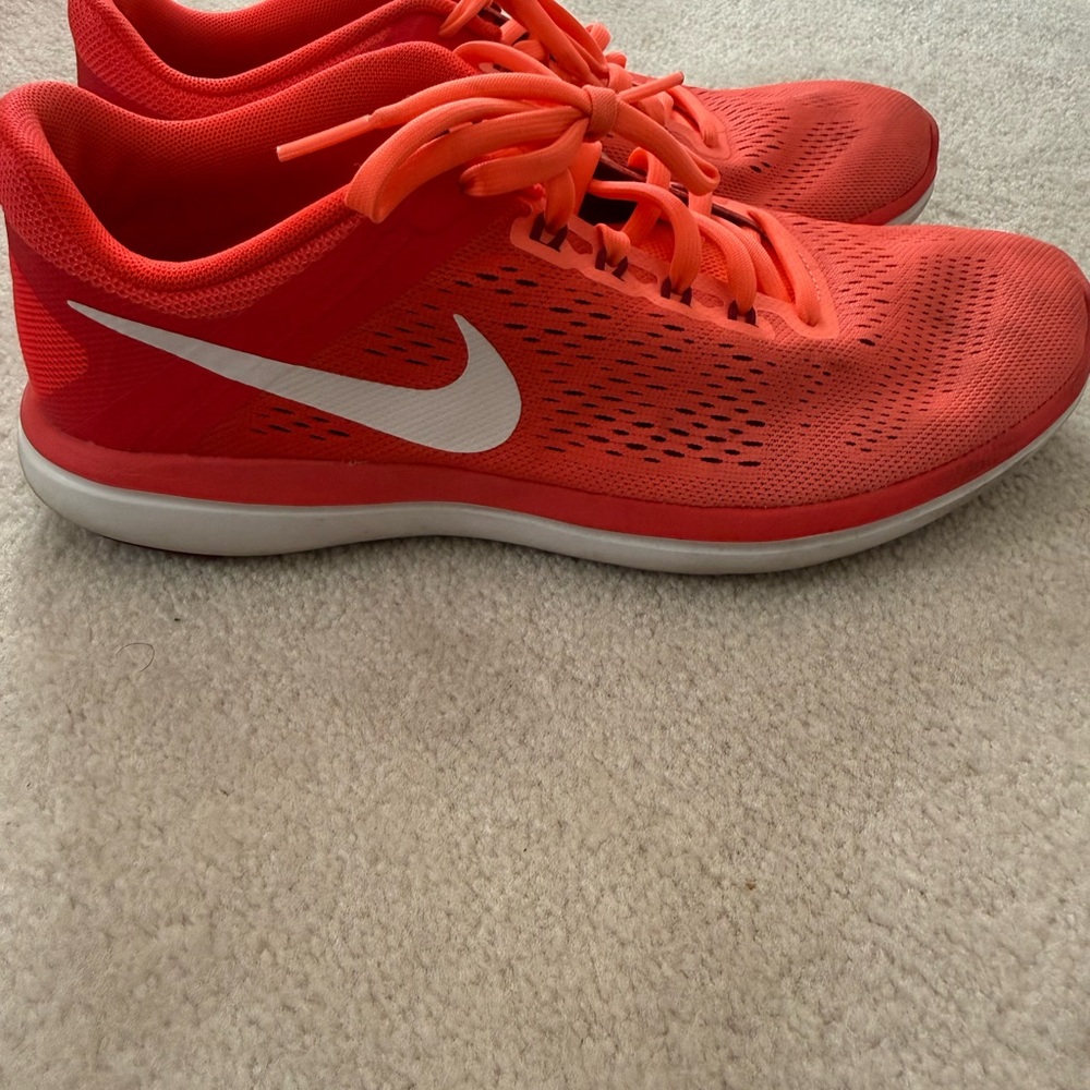 Nike Bright MNG/white/Crimson running shoes